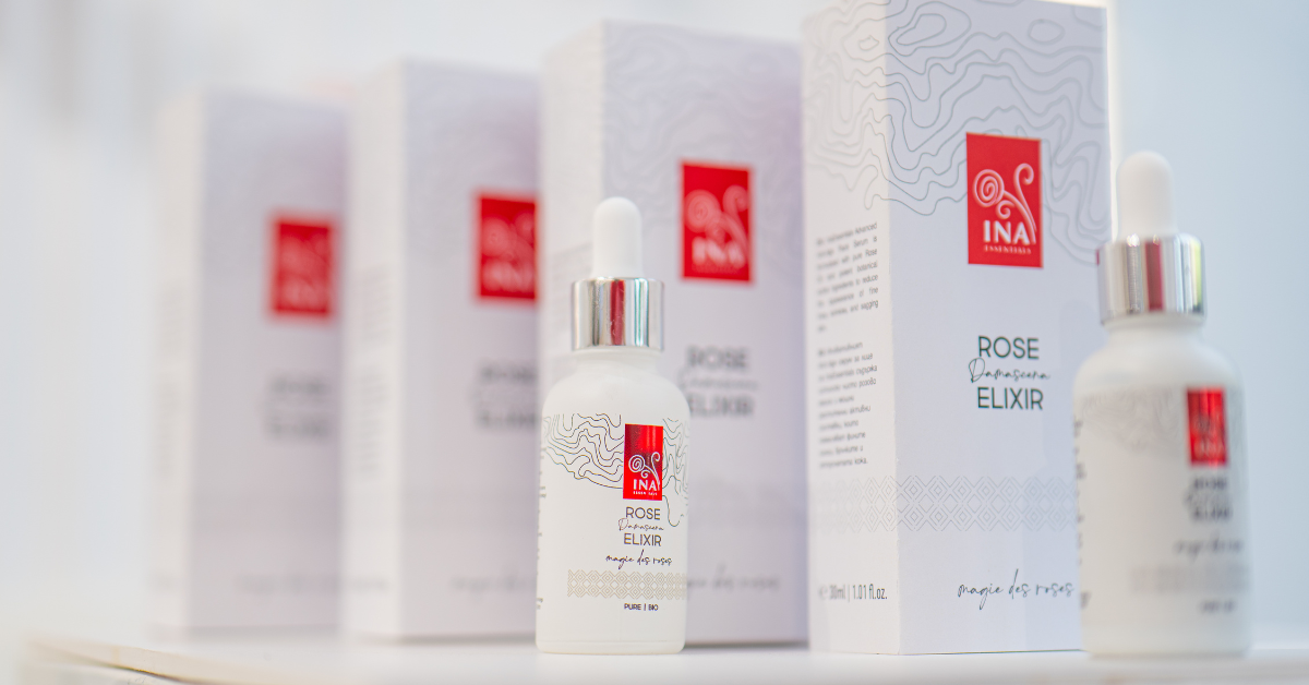 Intenzív Anti-Age arc szérum azonnali hatással: Hozza vissza bőre fiatalos megjelenését a Rose Elixir-rel