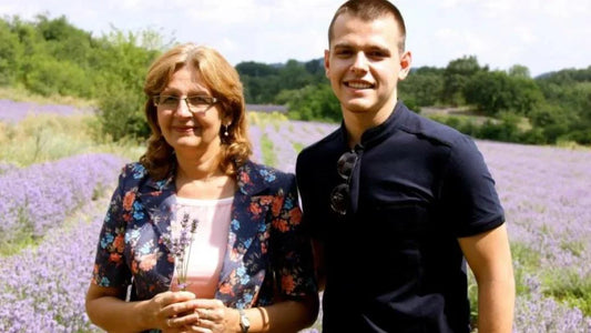 Hogyan hozott létre egy családi márka egy Természetes Megoldást a Pattanások ellen ezekkel a varázslatos gyógynövényekkel.